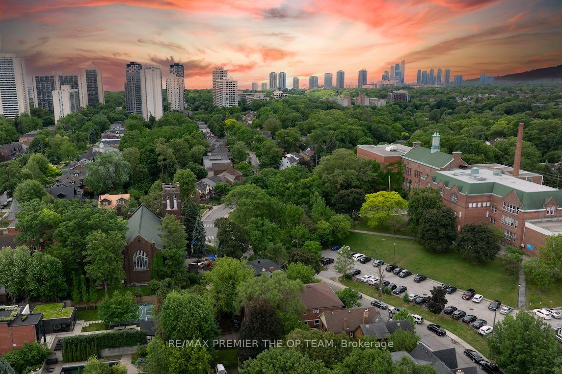 Photo 2 of Unit 3, 299 Quebec Avenue, Toronto, Junction Area — HOMEH