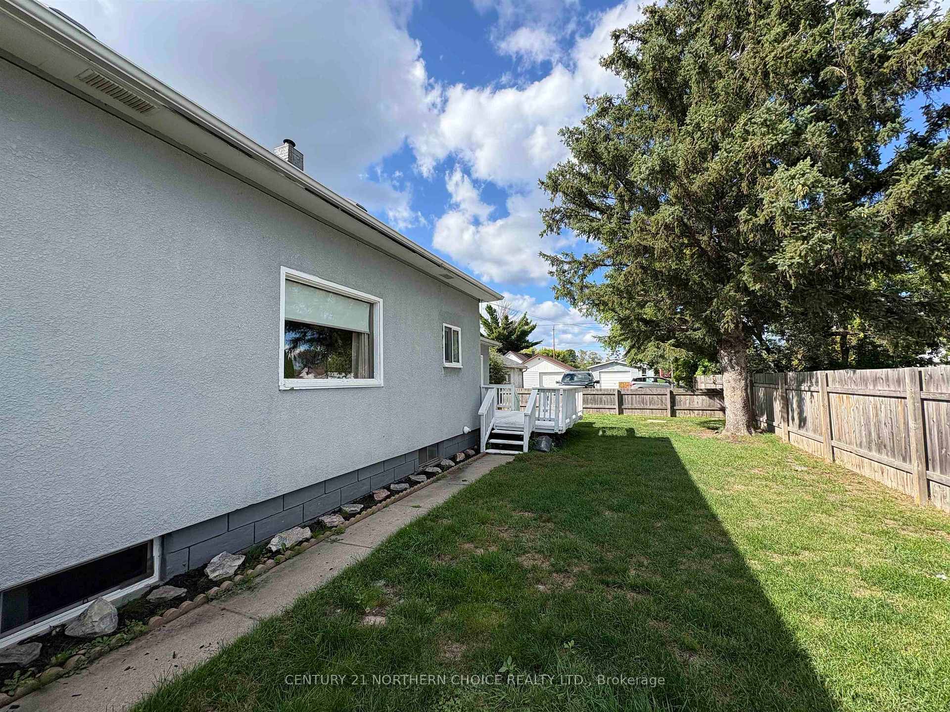 Photo 27 of 240 Third Street W, Fort Frances, TB-401 — HOMEH