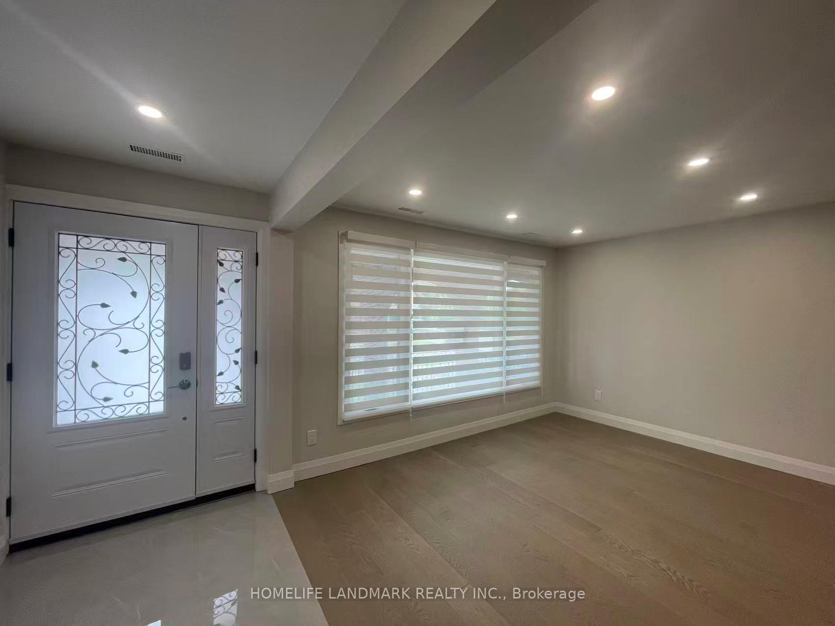 Photo 3 of Unit Unit 1, 17 Rosemeade Avenue, Etobicoke, Stonegate-Queensway — HOMEH