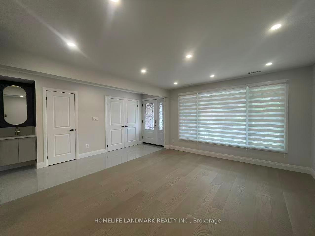 Photo 5 of Unit Unit 1, 17 Rosemeade Avenue, Etobicoke, Stonegate-Queensway — HOMEH