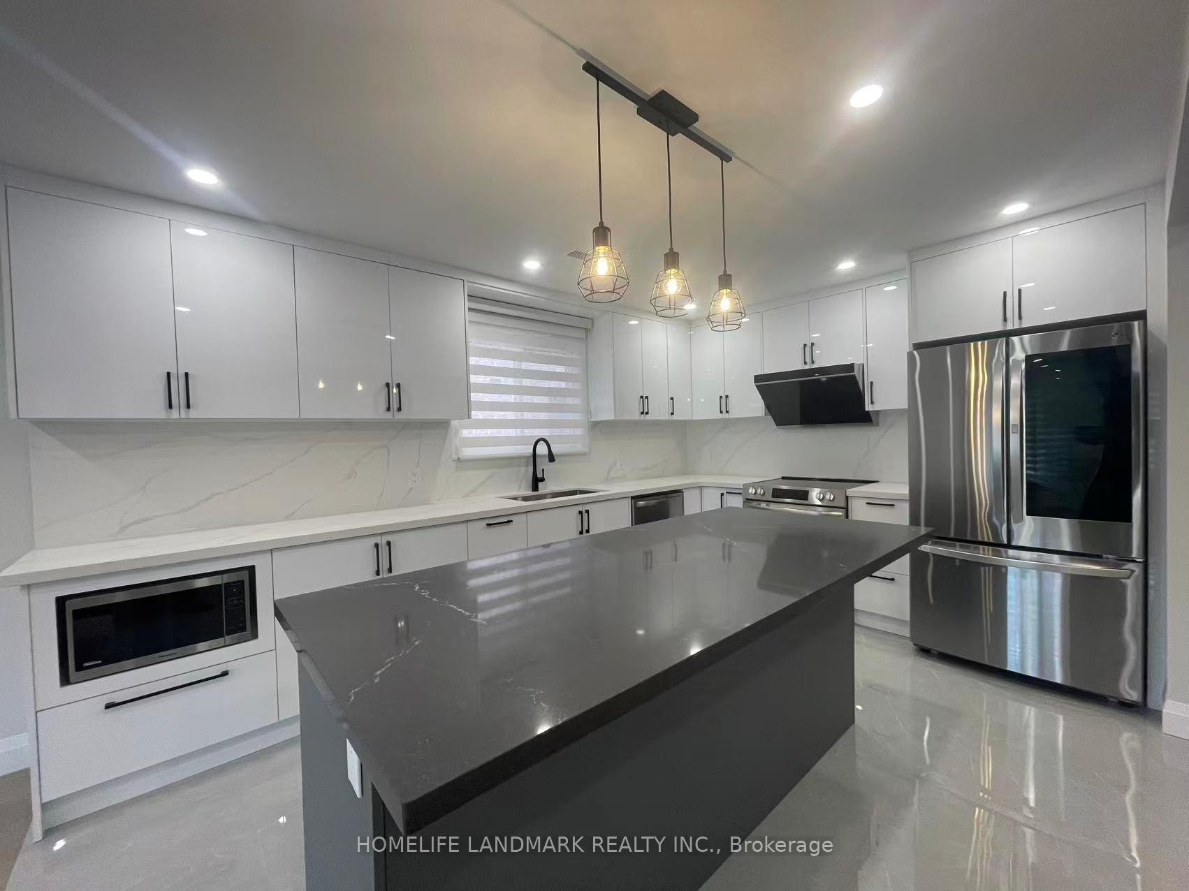 Photo 6 of Unit Unit 1, 17 Rosemeade Avenue, Etobicoke, Stonegate-Queensway — HOMEH
