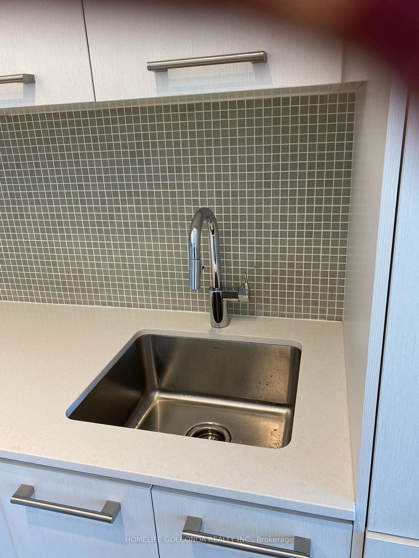 Photo 3 of Unit 1813, 87 Peter Street, Toronto, Waterfront Communities — HOMEH