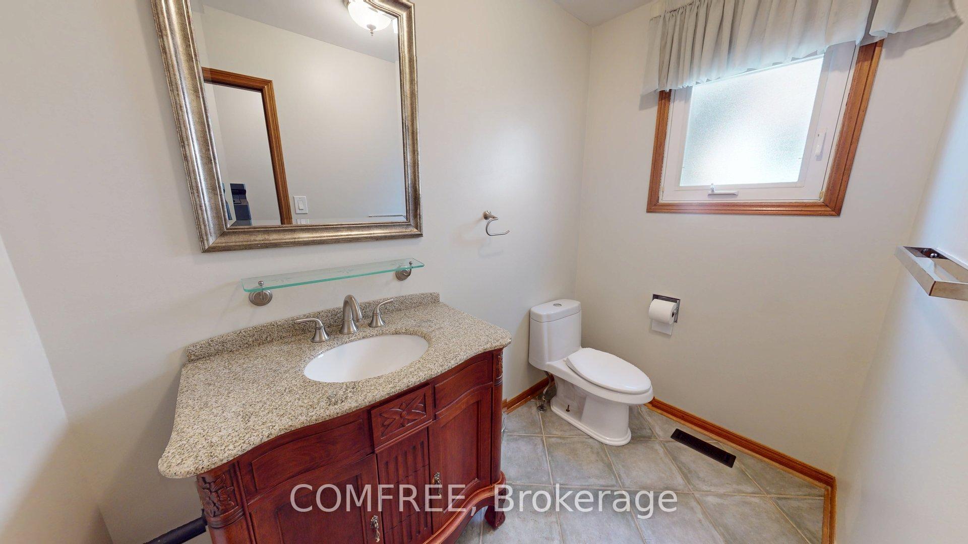 Photo 4 of 51 Venetian Crescent, Vaughan, East Woodbridge — HOMEH