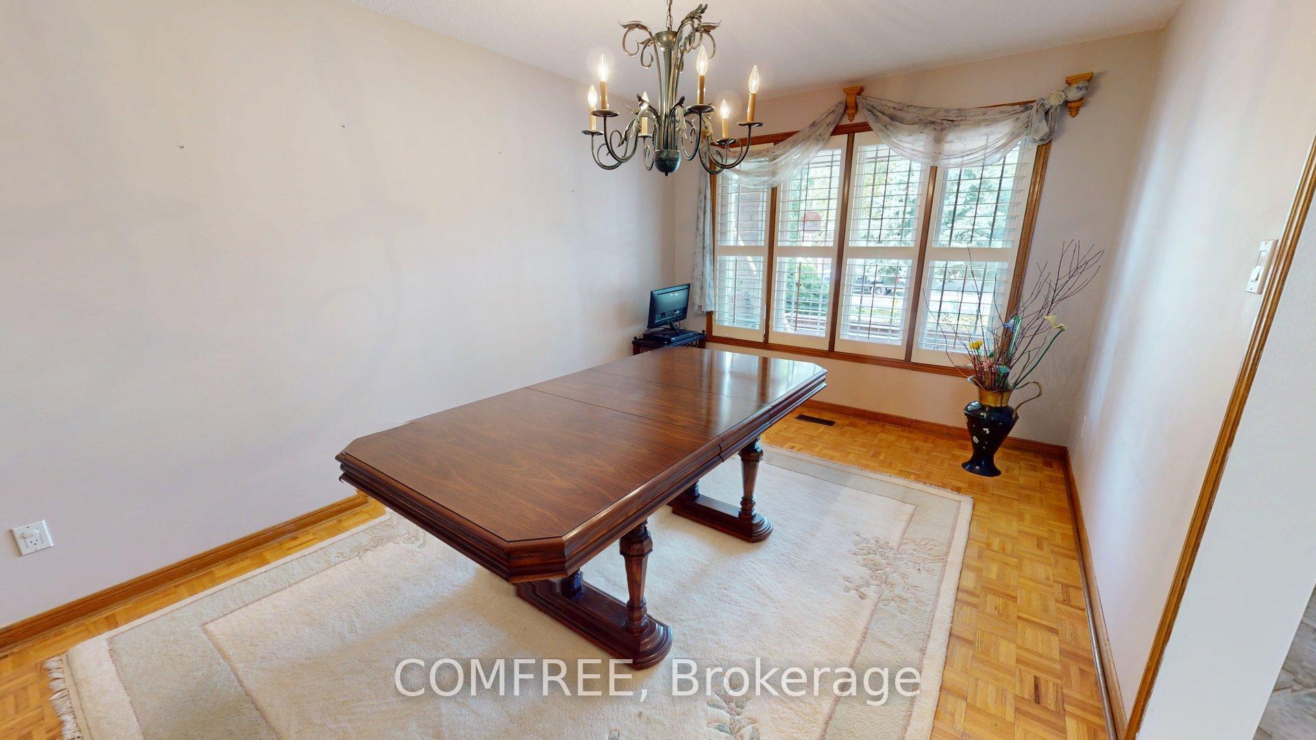 Photo 5 of 51 Venetian Crescent, Vaughan, East Woodbridge — HOMEH