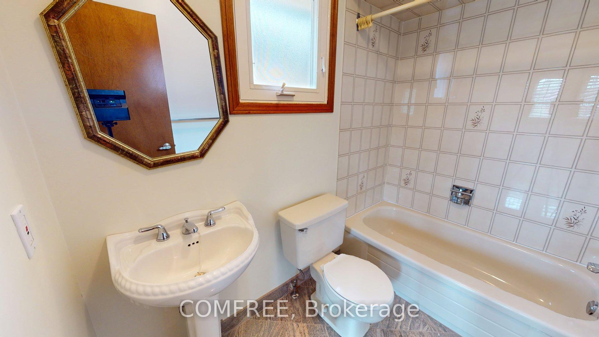 Photo 24 of 51 Venetian Crescent, Vaughan, East Woodbridge — HOMEH