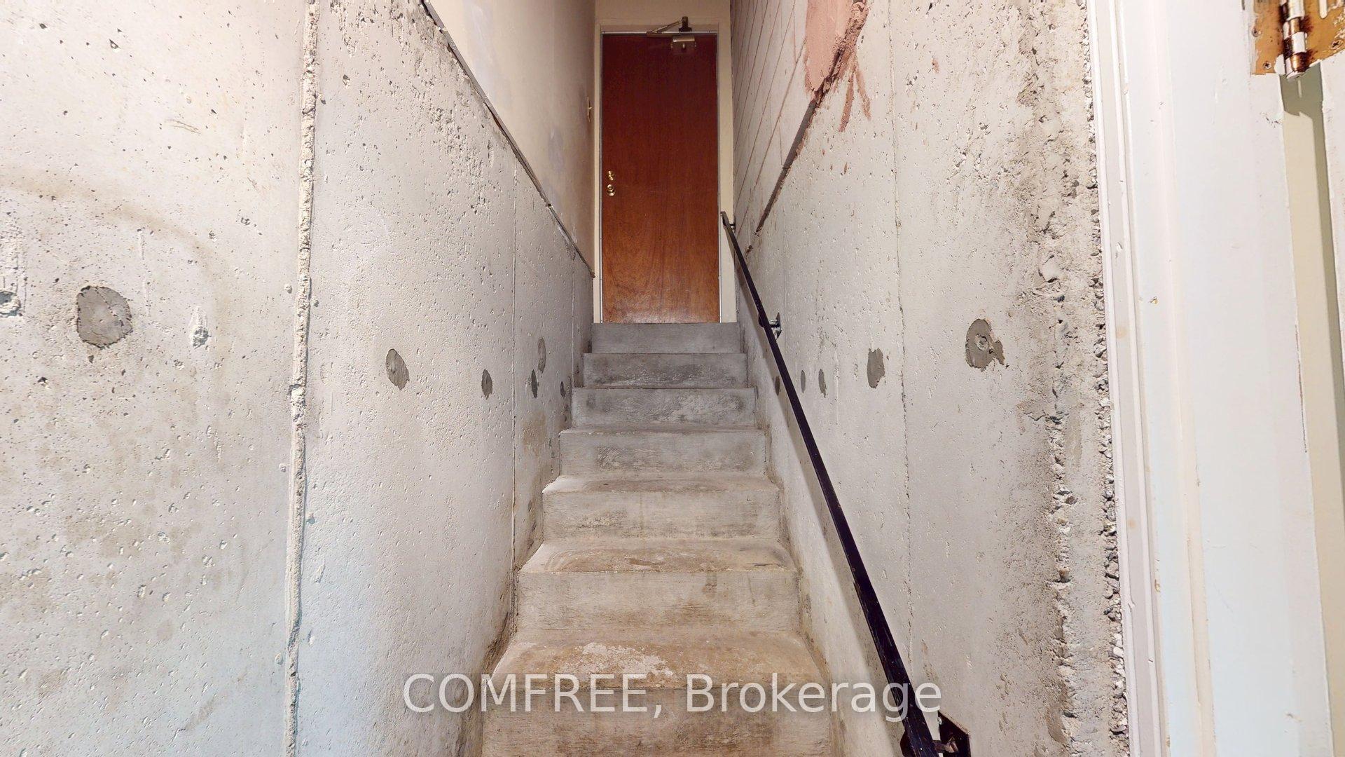 Photo 34 of 51 Venetian Crescent, Vaughan, East Woodbridge — HOMEH