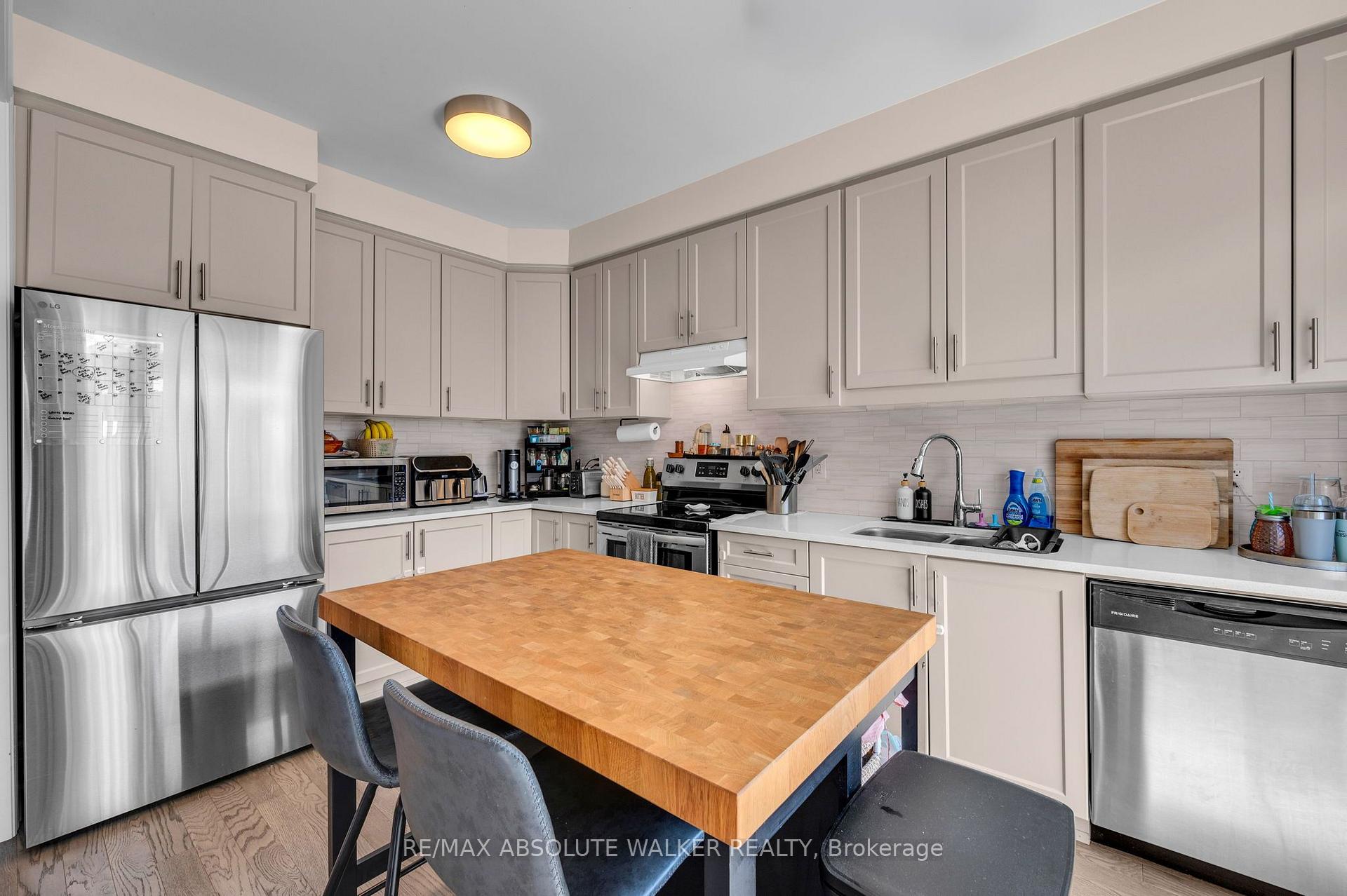 Photo 12 of 236 Willow Aster Circle, Ottawa, Avalon West — HOMEH