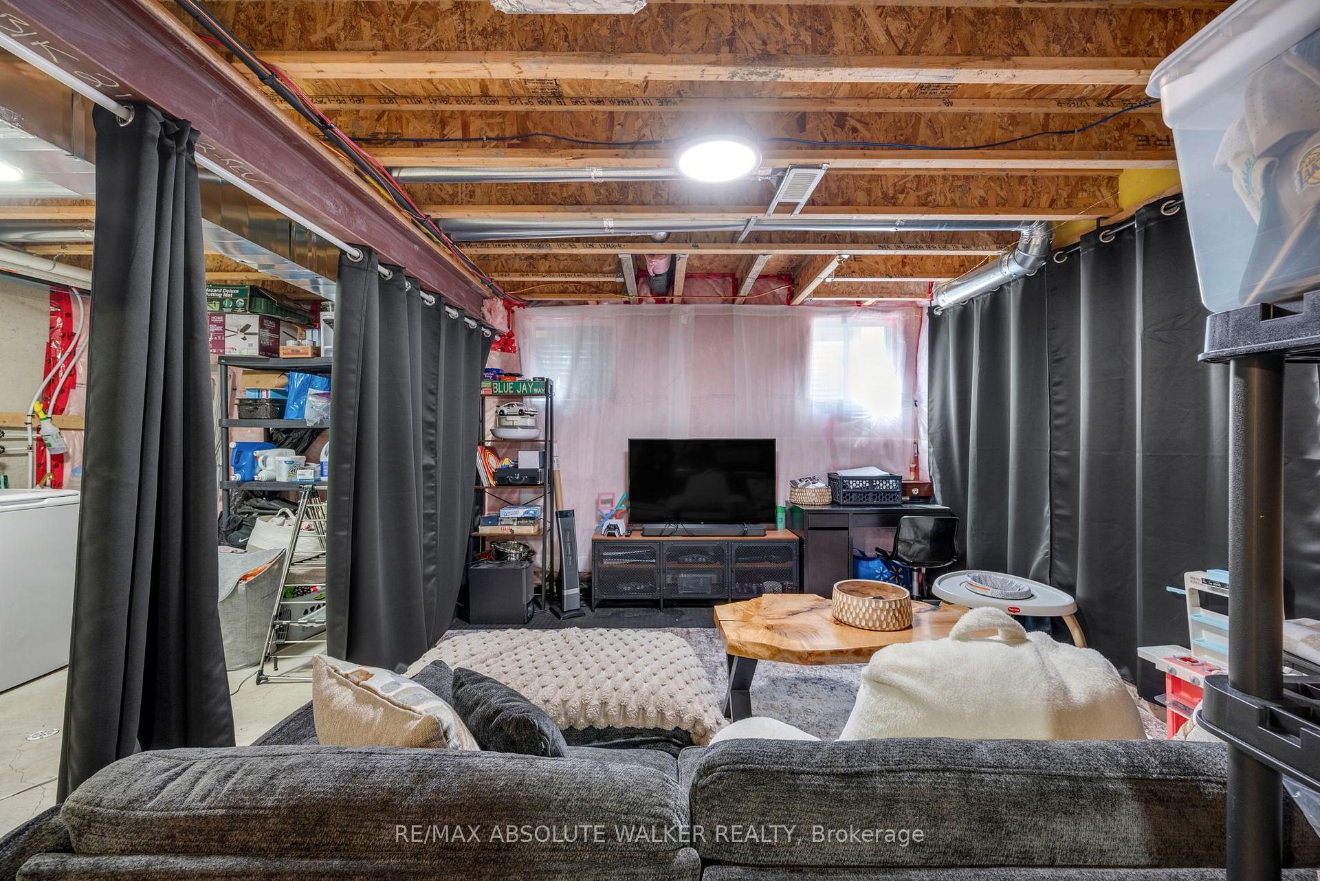 Photo 21 of 236 Willow Aster Circle, Ottawa, Avalon West — HOMEH