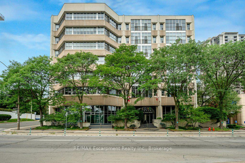 Photo of Unit 107, 66 Bay Street S