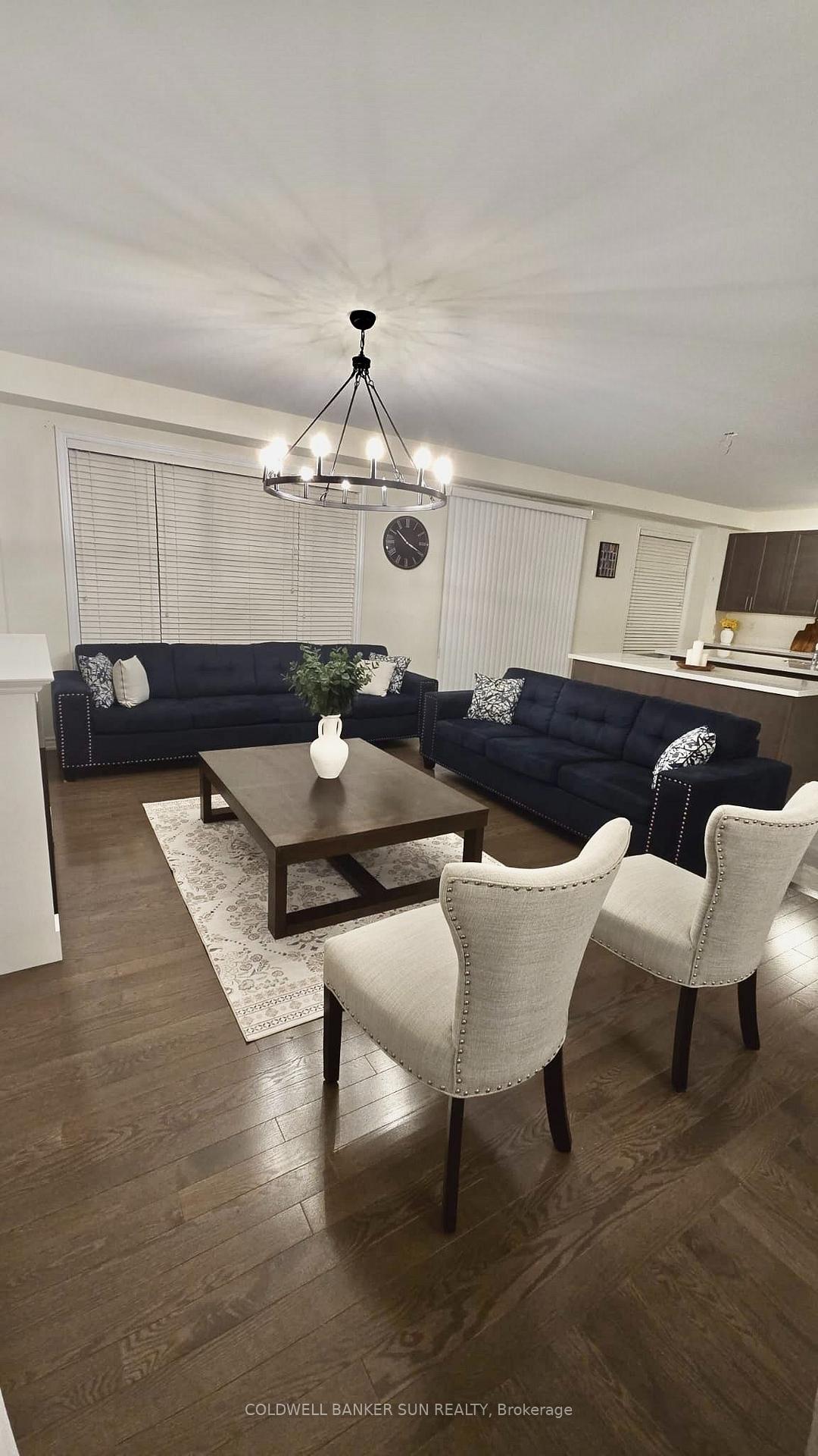 Photo 3 of 36 Bavenden Crescent, Brampton, Credit Valley — HOMEH