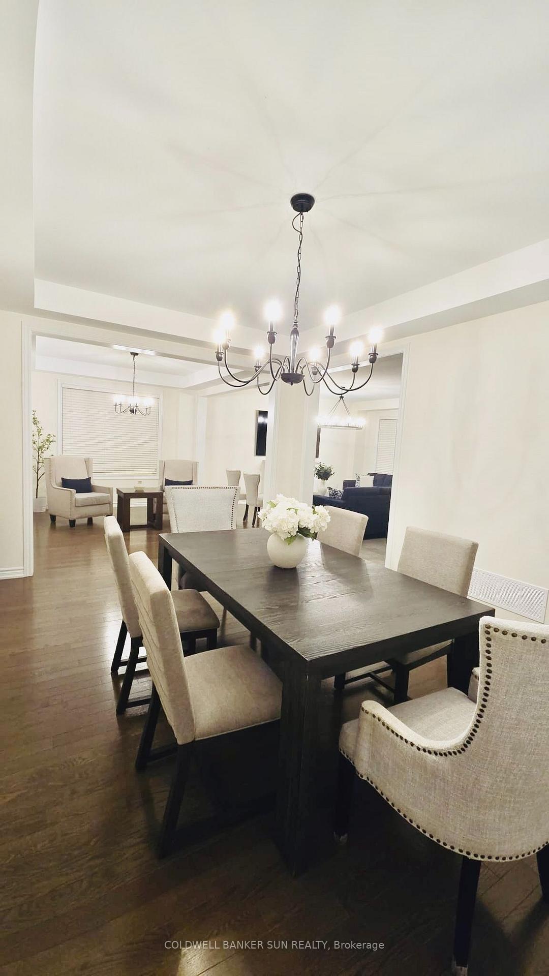 Photo 7 of 36 Bavenden Crescent, Brampton, Credit Valley — HOMEH