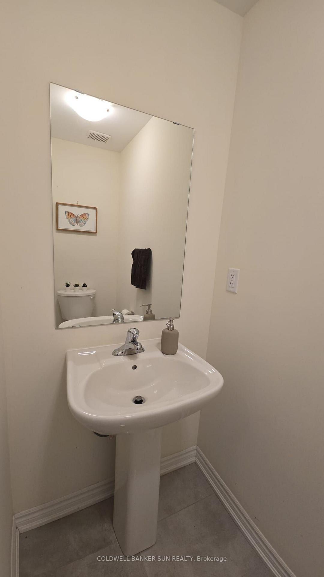 Photo 10 of 36 Bavenden Crescent, Brampton, Credit Valley — HOMEH