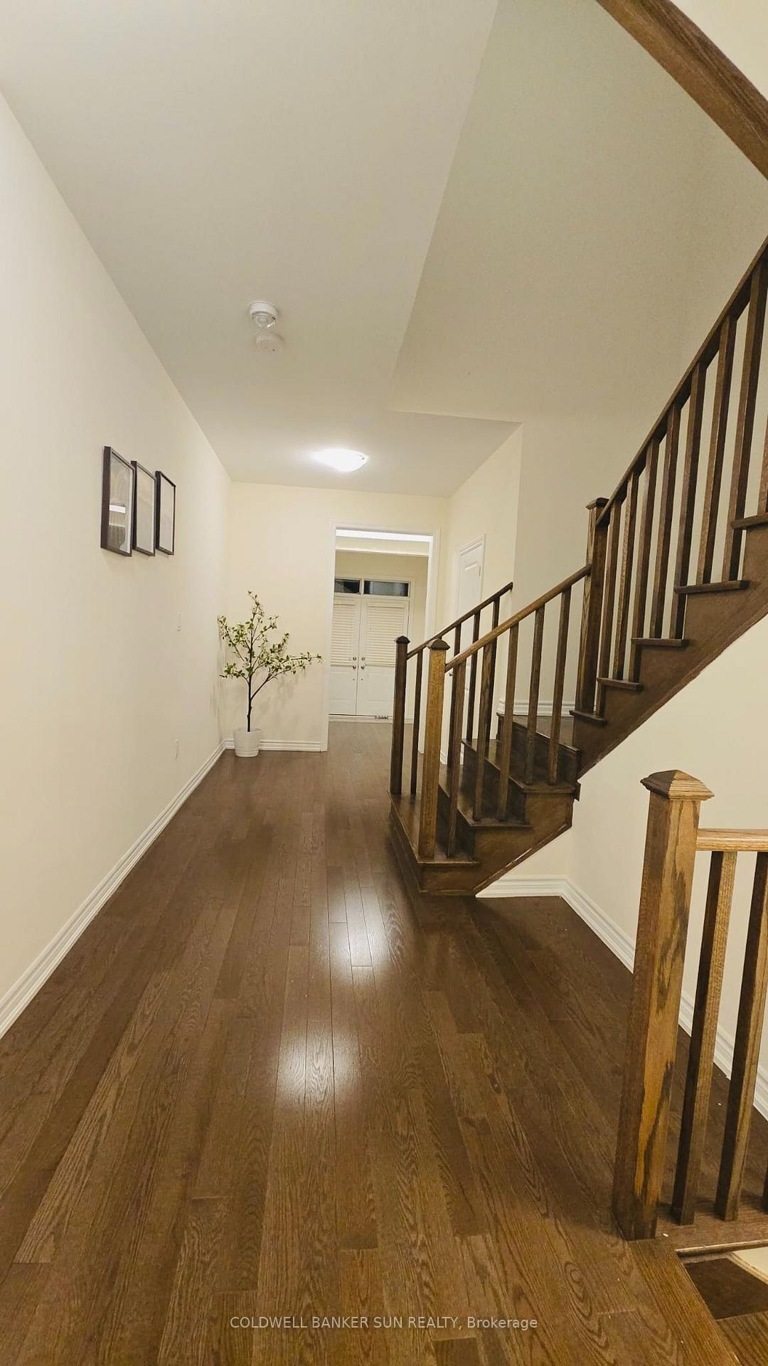 Photo 16 of 36 Bavenden Crescent, Brampton, Credit Valley — HOMEH
