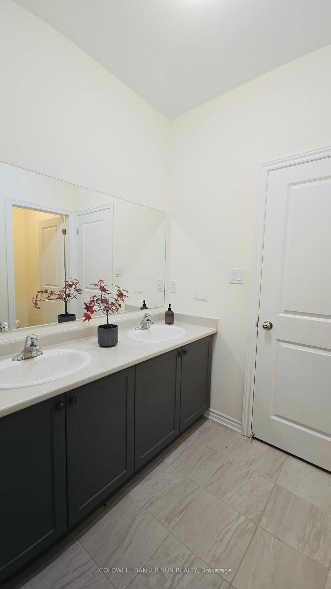 Photo 29 of 36 Bavenden Crescent, Brampton, Credit Valley — HOMEH
