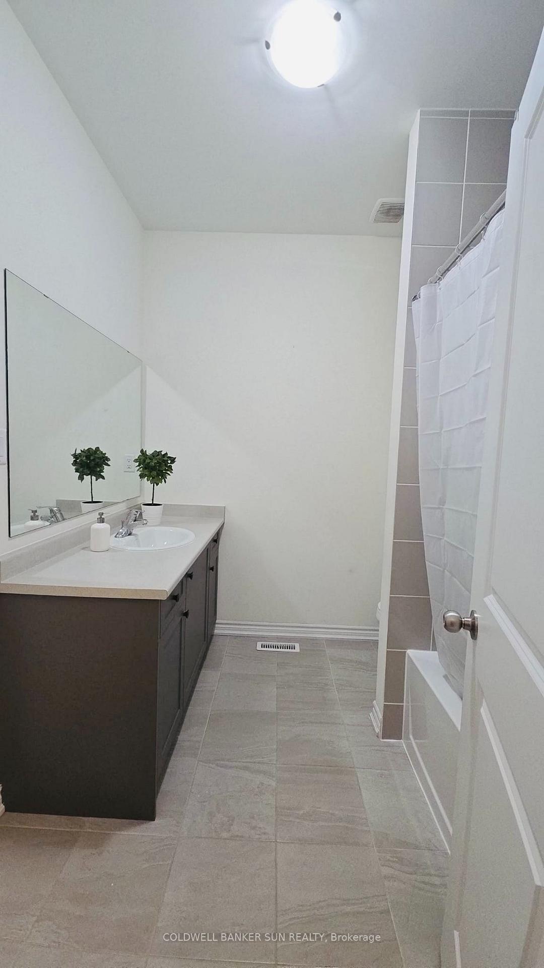 Photo 30 of 36 Bavenden Crescent, Brampton, Credit Valley — HOMEH