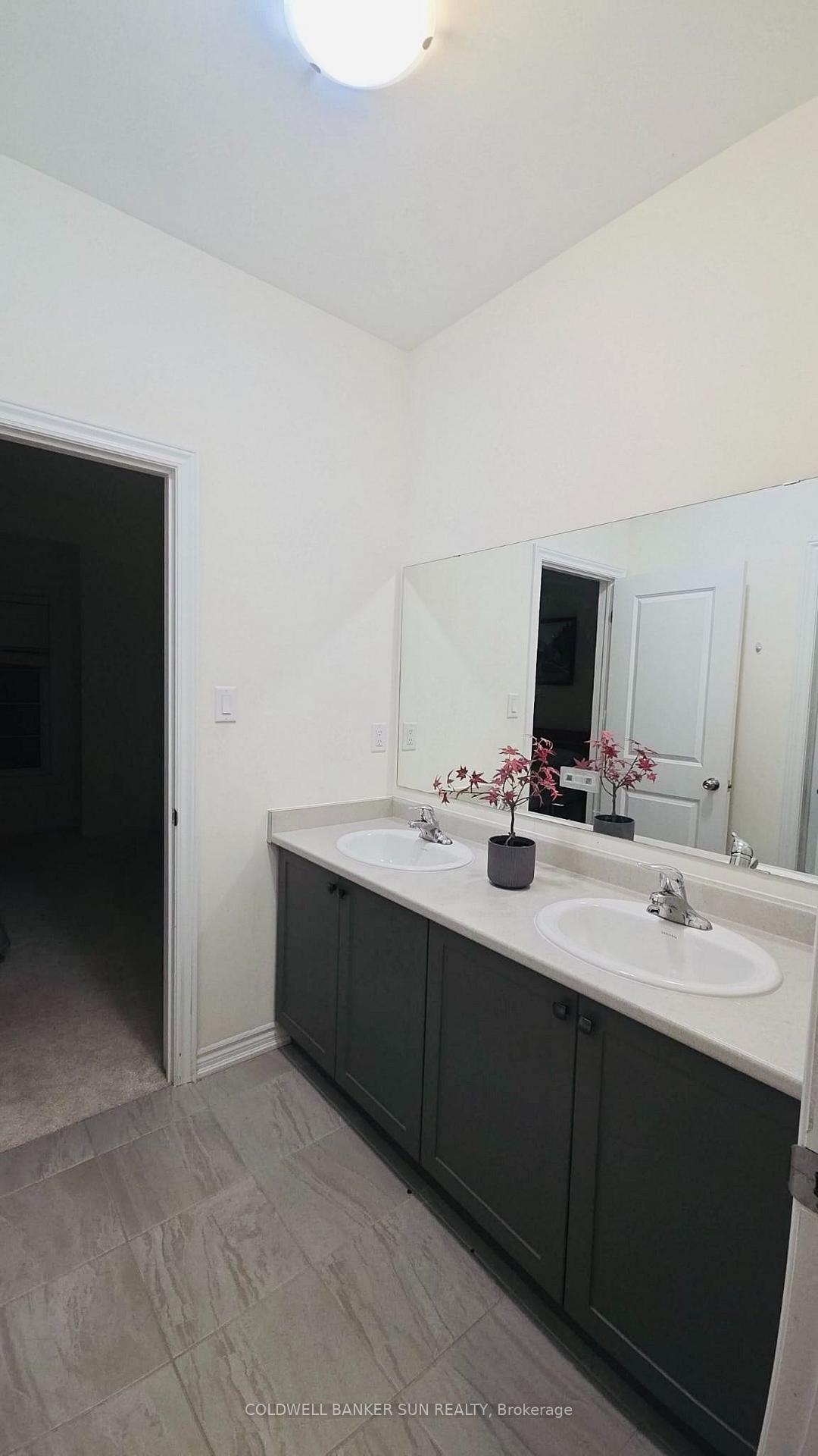 Photo 34 of 36 Bavenden Crescent, Brampton, Credit Valley — HOMEH