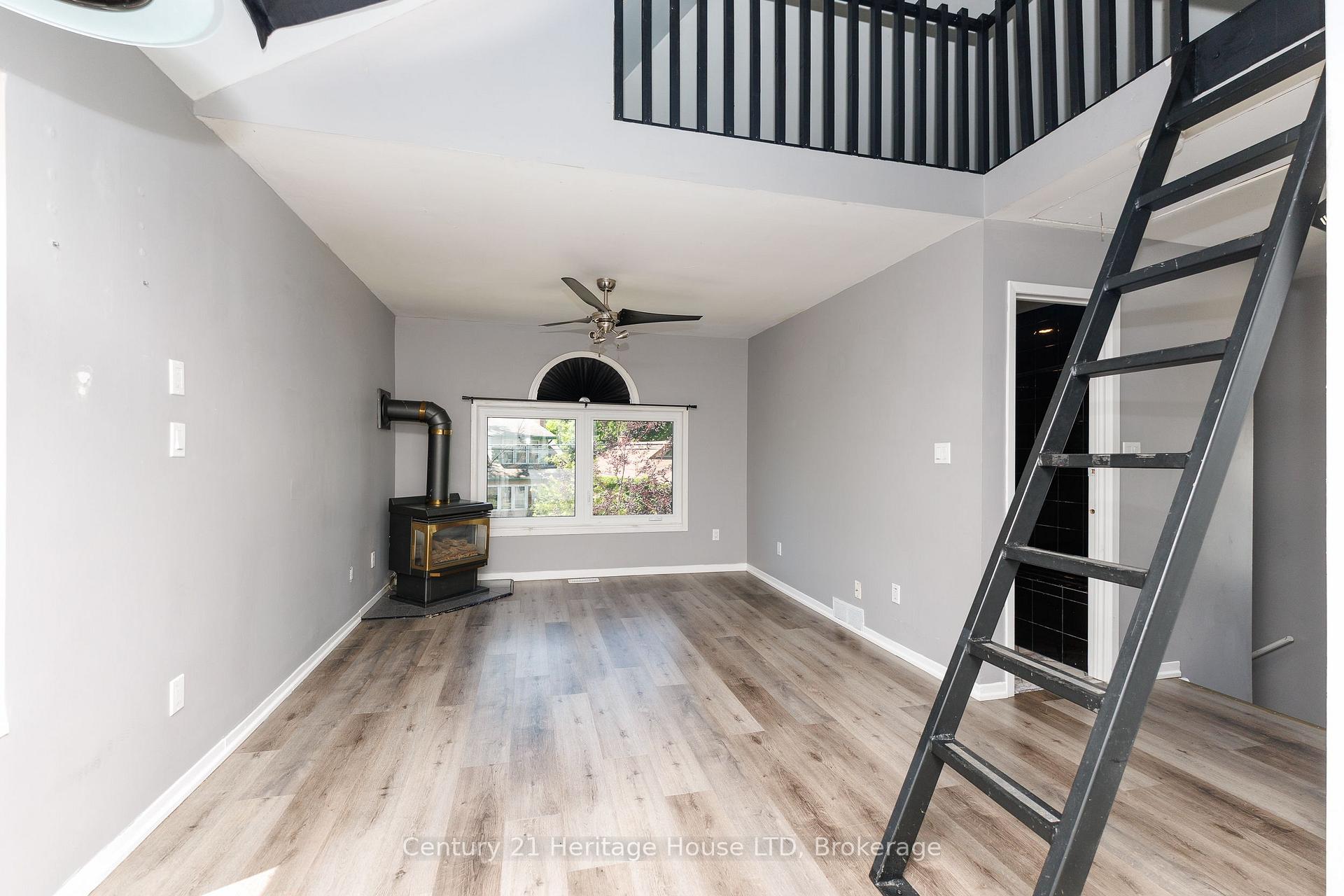 Photo 5 of 164 Lake Street, St. Catharines, Downtown — HOMEH
