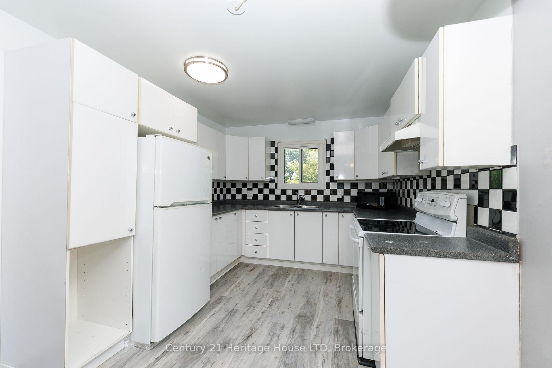 Photo 7 of 164 Lake Street, St. Catharines, Downtown — HOMEH