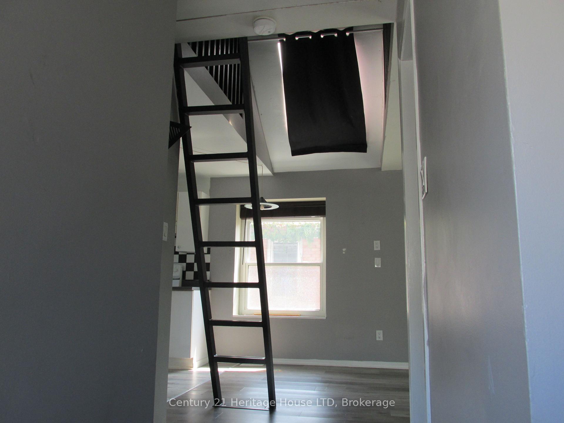 Photo 9 of 164 Lake Street, St. Catharines, Downtown — HOMEH
