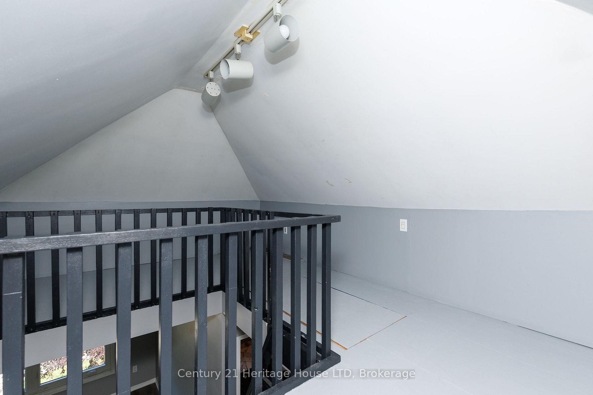 Photo 11 of 164 Lake Street, St. Catharines, Downtown — HOMEH
