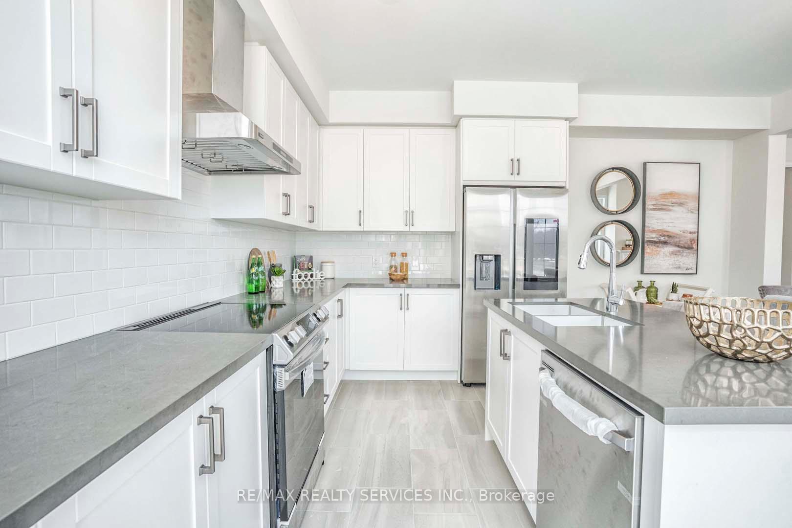 Photo 12 of 525 Red Elm Road, Shelburne — HOMEH