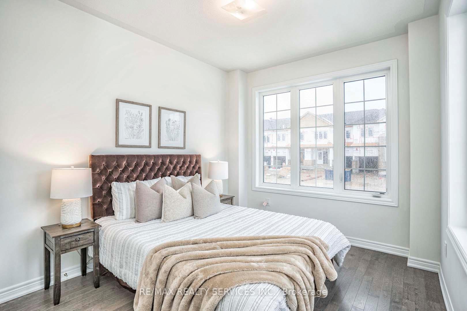 Photo 15 of 525 Red Elm Road, Shelburne — HOMEH