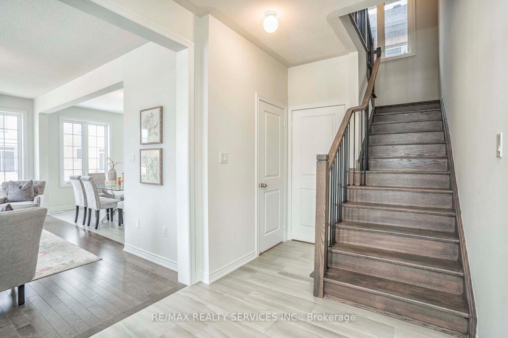 Photo 18 of 525 Red Elm Road, Shelburne — HOMEH