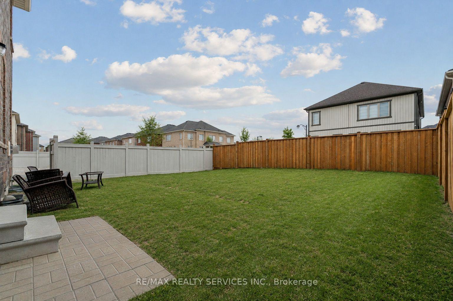 Photo 32 of 525 Red Elm Road, Shelburne — HOMEH