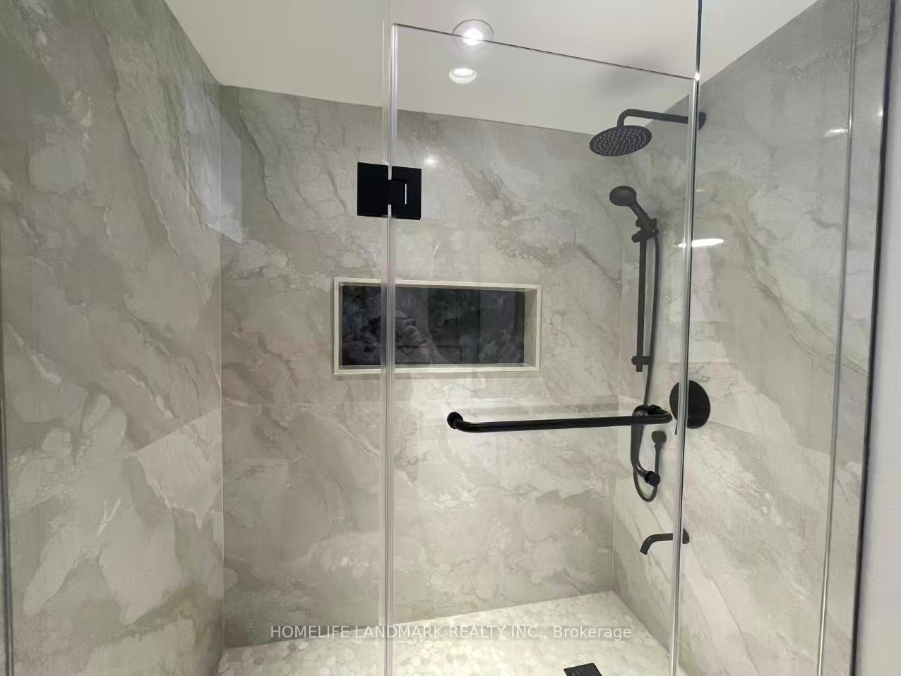 Photo 6 of Unit Unit 3, 17 Rosemeade Avenue, Etobicoke, Stonegate-Queensway — HOMEH
