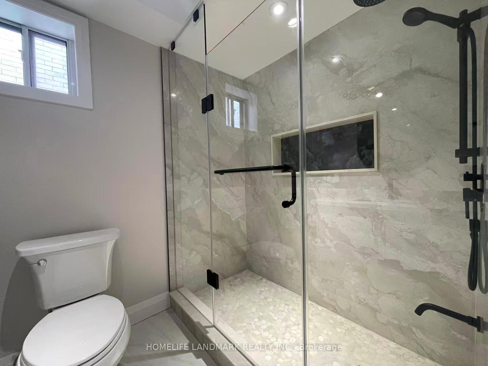 Photo 7 of Unit Unit 3, 17 Rosemeade Avenue, Etobicoke, Stonegate-Queensway — HOMEH