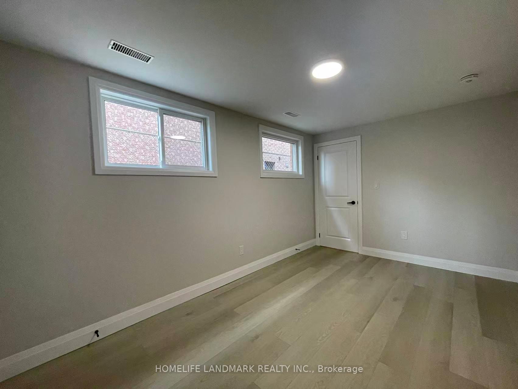 Photo 10 of Unit Unit 3, 17 Rosemeade Avenue, Etobicoke, Stonegate-Queensway — HOMEH