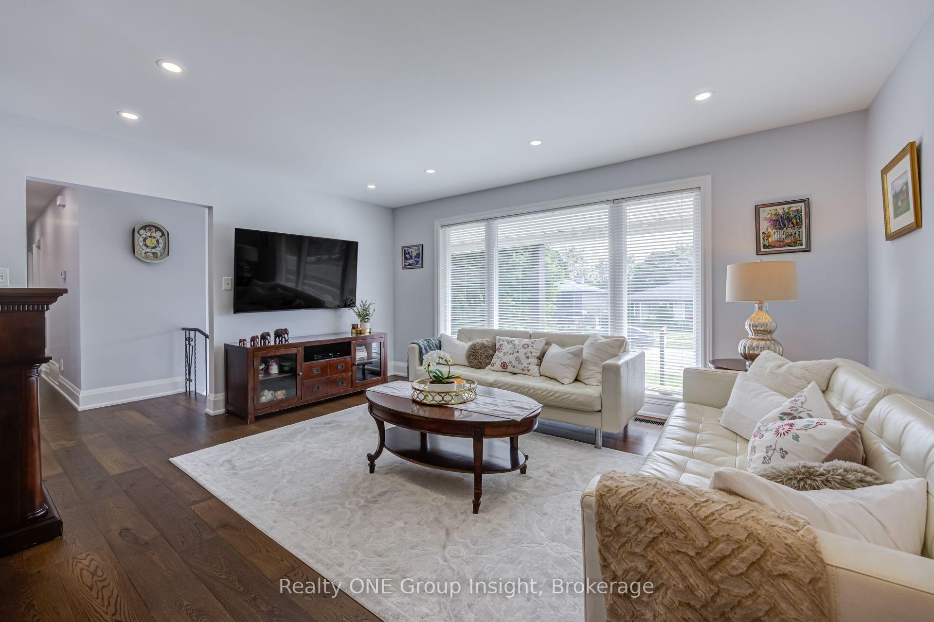 Photo 4 of 150 Avondale Boulevard, Brampton, Avondale — HOMEH
