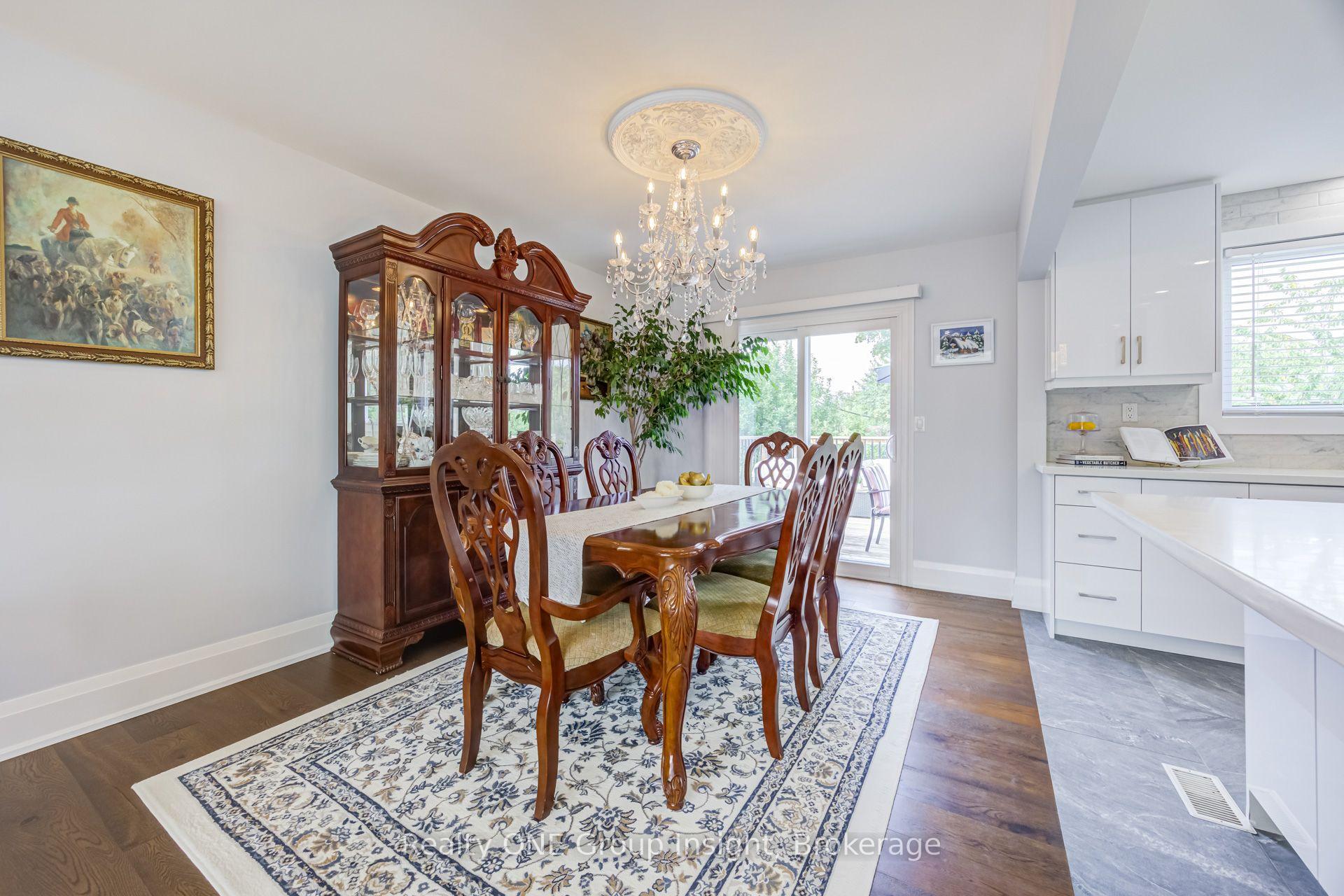 Photo 9 of 150 Avondale Boulevard, Brampton, Avondale — HOMEH