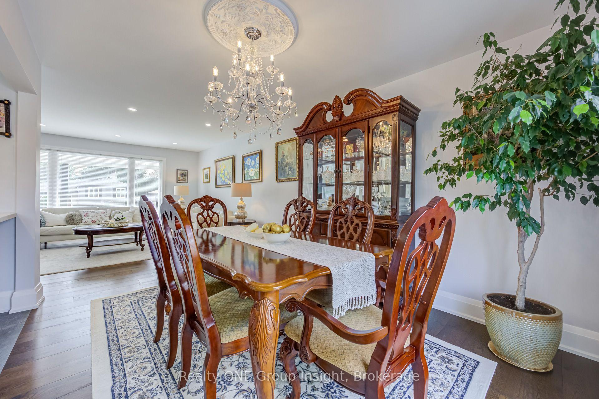 Photo 11 of 150 Avondale Boulevard, Brampton, Avondale — HOMEH