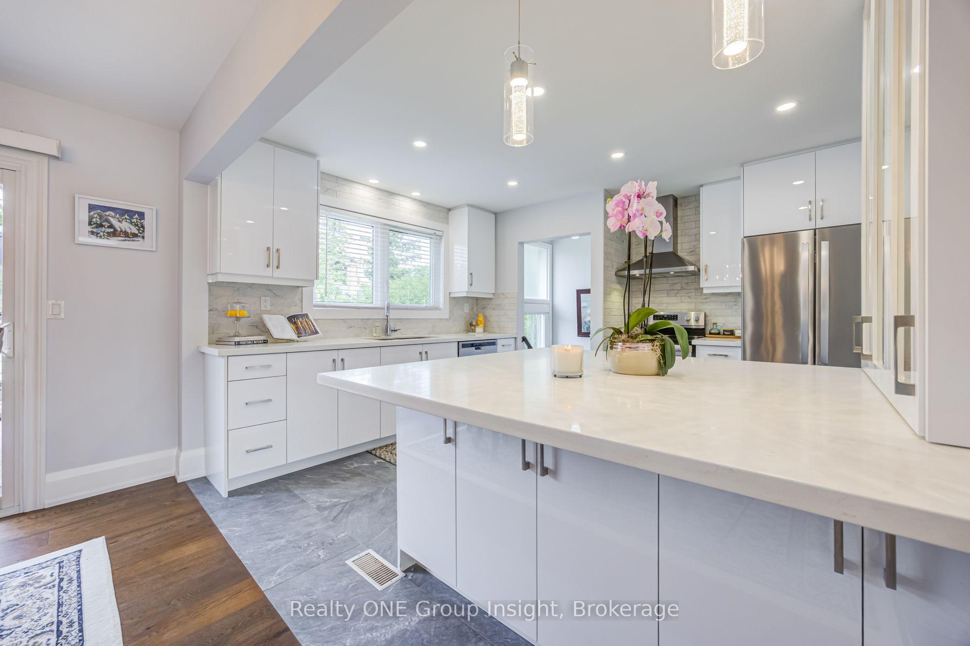 Photo 15 of 150 Avondale Boulevard, Brampton, Avondale — HOMEH