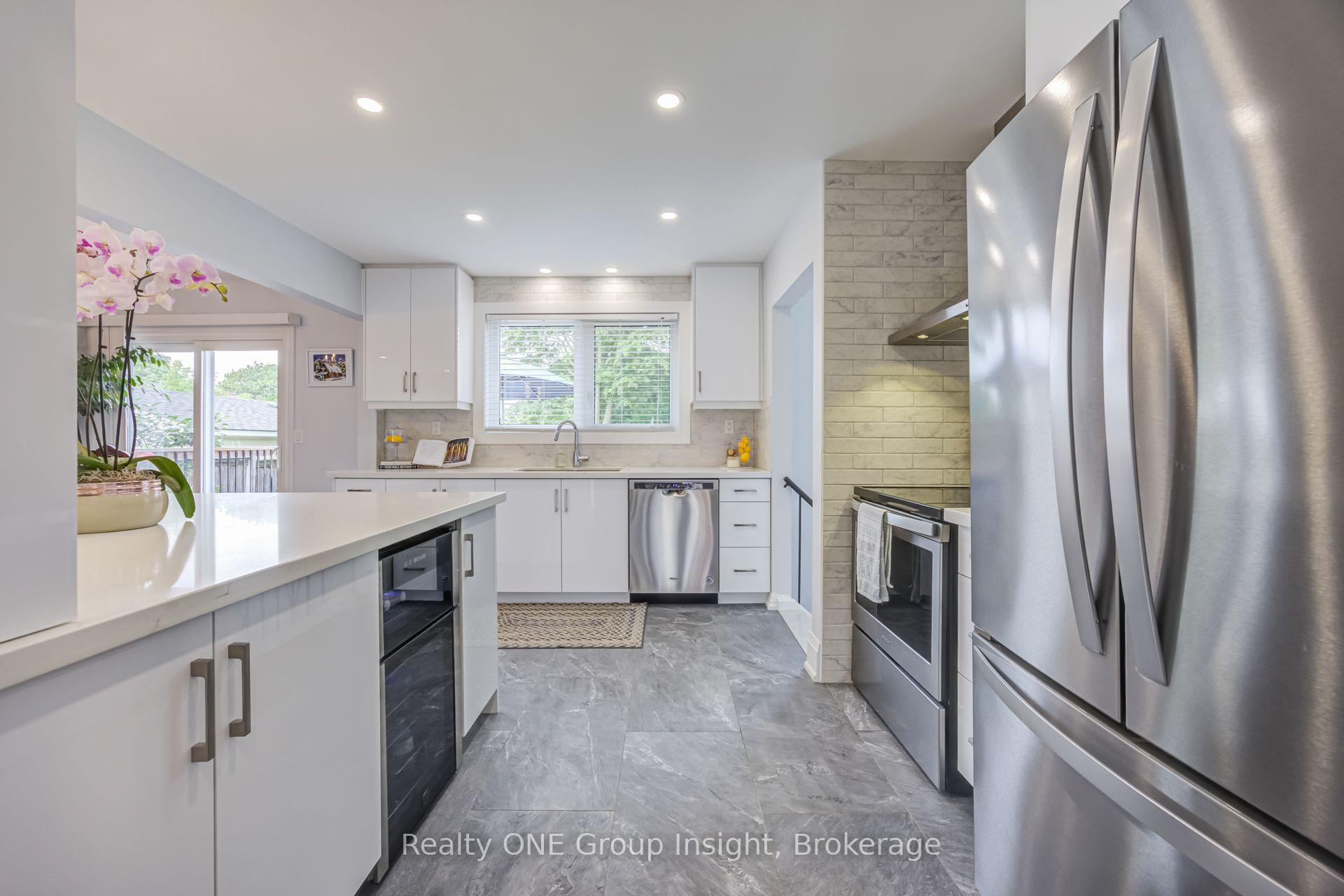 Photo 18 of 150 Avondale Boulevard, Brampton, Avondale — HOMEH