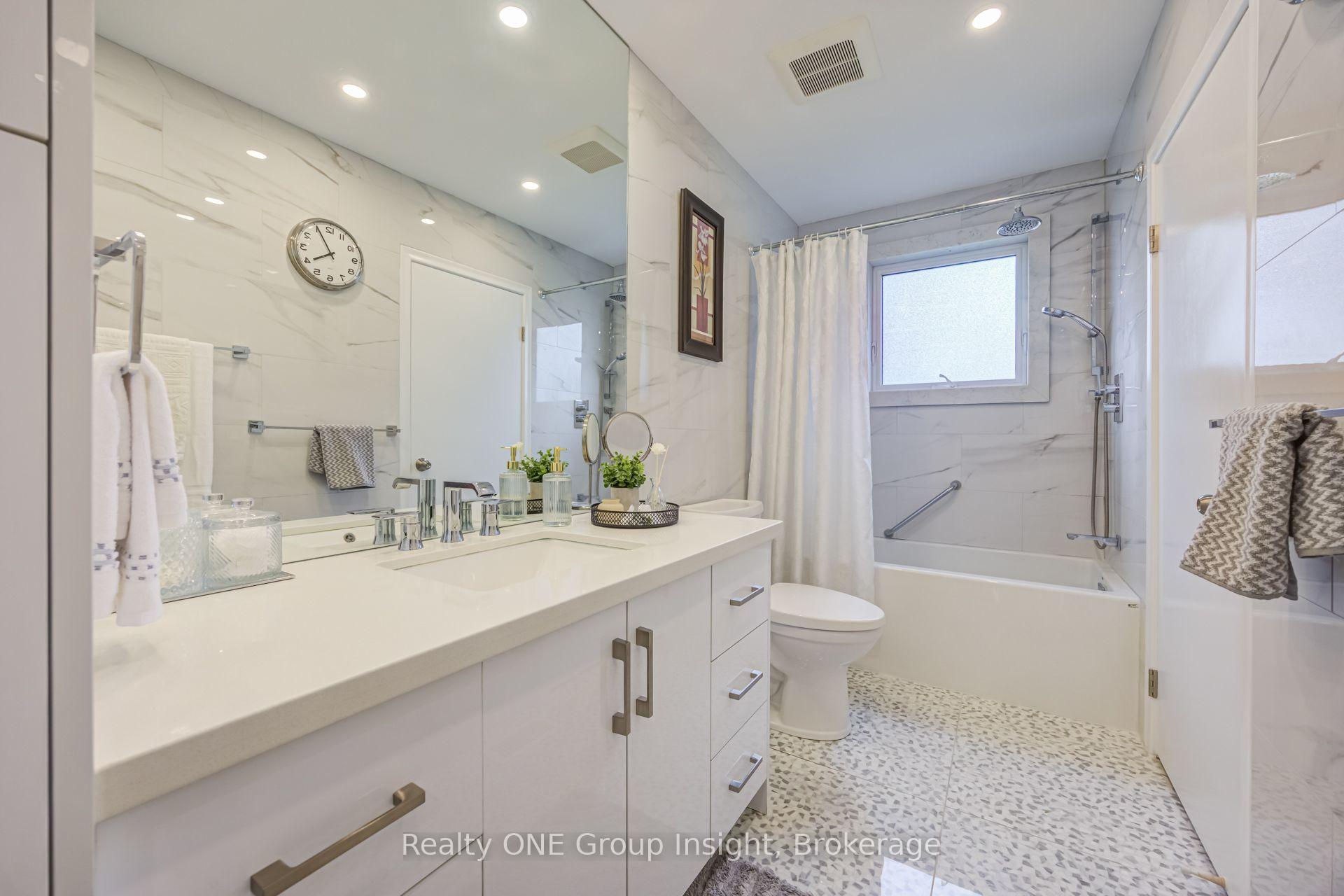 Photo 25 of 150 Avondale Boulevard, Brampton, Avondale — HOMEH