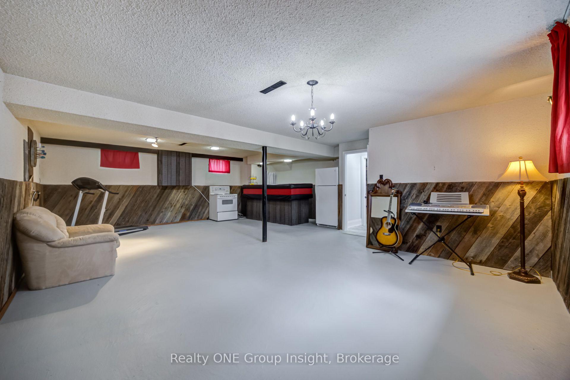 Photo 36 of 150 Avondale Boulevard, Brampton, Avondale — HOMEH