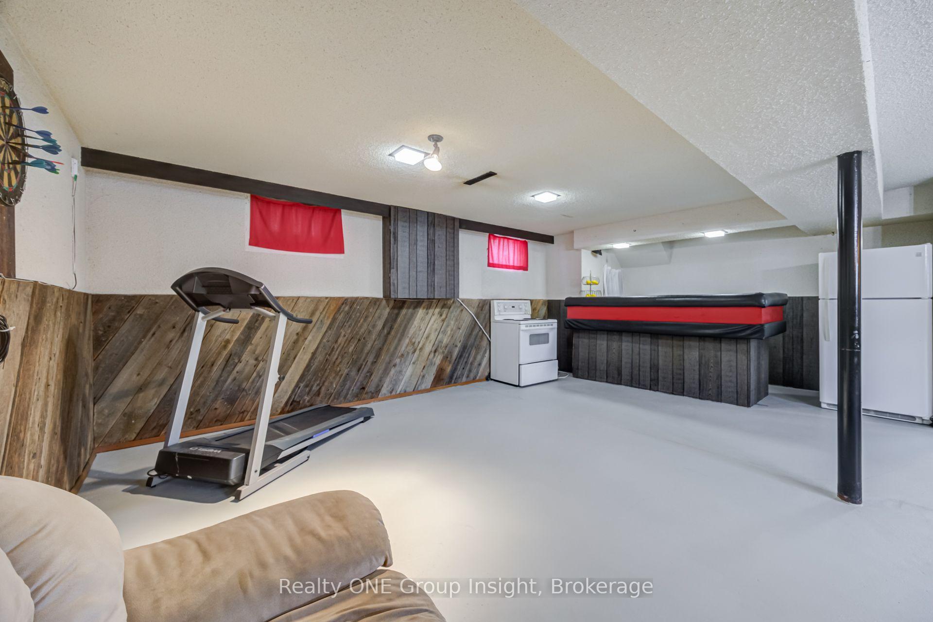 Photo 37 of 150 Avondale Boulevard, Brampton, Avondale — HOMEH