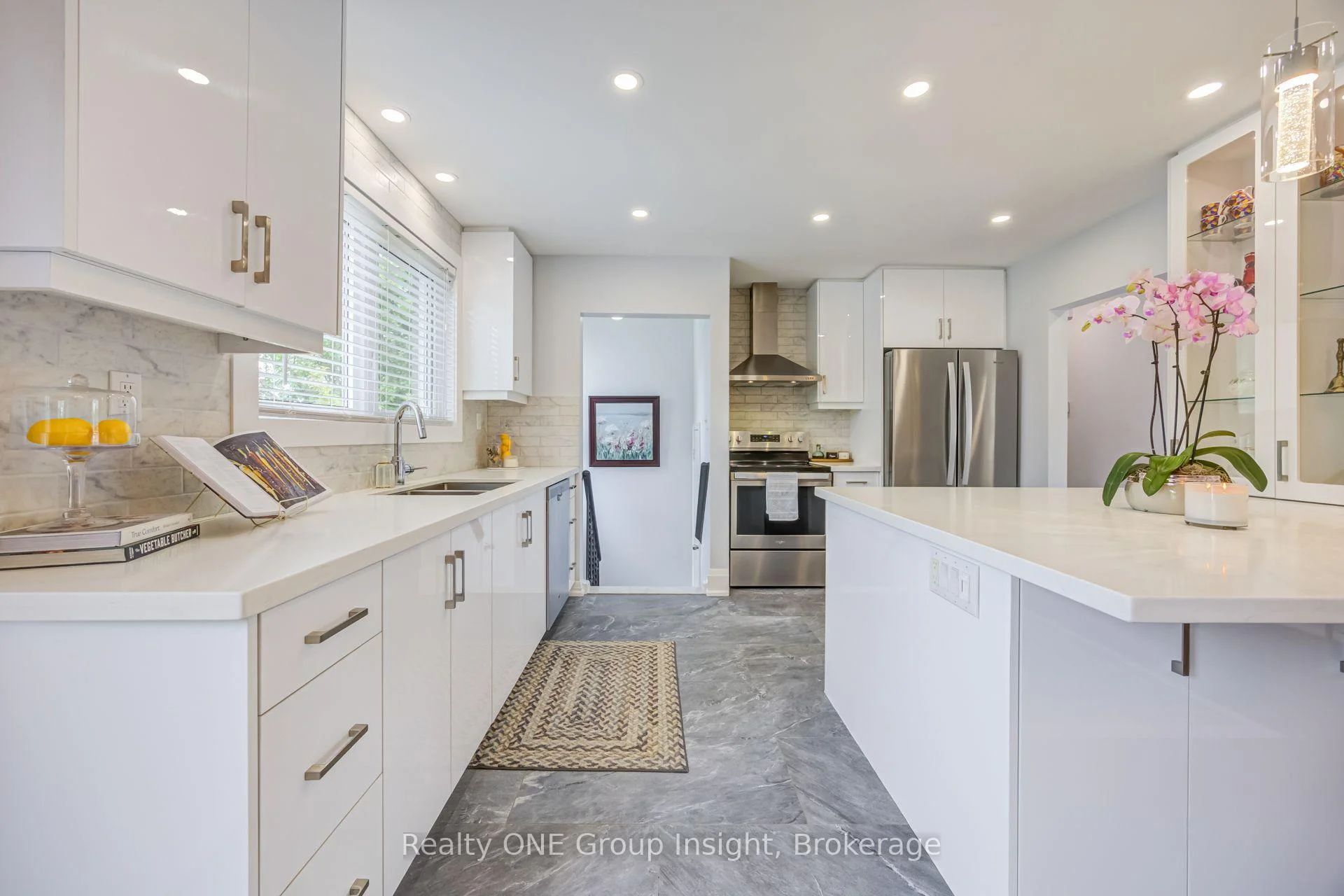 Photo 14 of 150 Avondale Boulevard, Brampton, Avondale — HOMEH