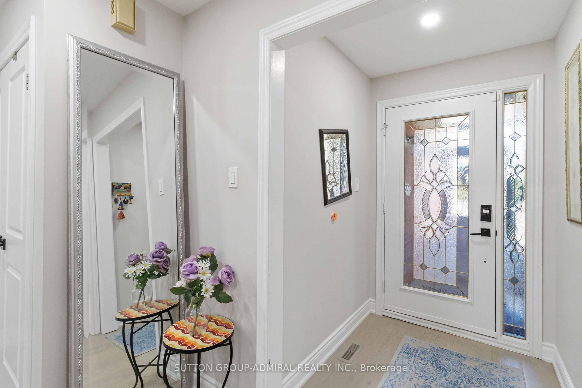 Photo 3 of Unit Main & Upper Flr, 87 Marita Place, Vaughan, Glen Shields — HOMEH
