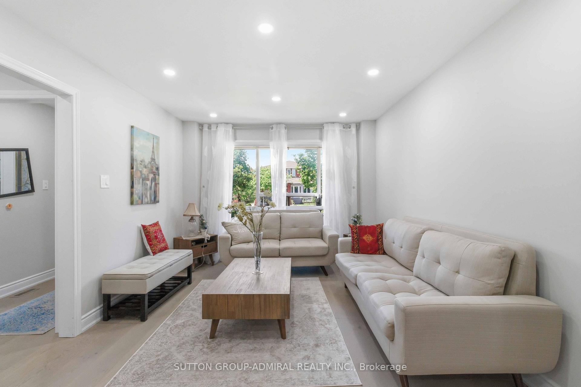 Photo 5 of Unit Main & Upper Flr, 87 Marita Place, Vaughan, Glen Shields — HOMEH