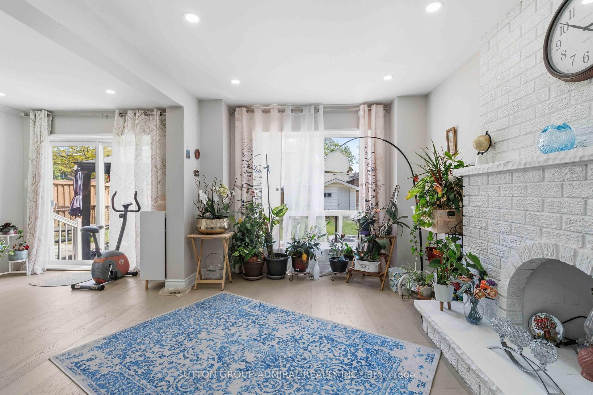 Photo 9 of Unit Main & Upper Flr, 87 Marita Place, Vaughan, Glen Shields — HOMEH