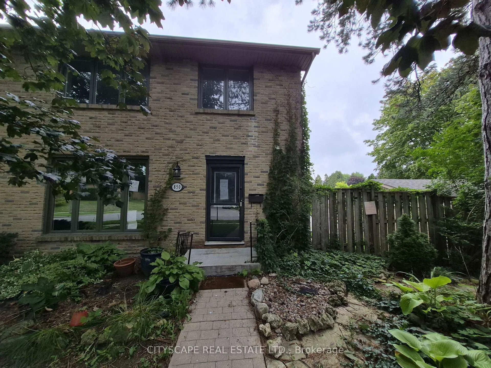 Front of Unit 8, 850 Berkshire Drive