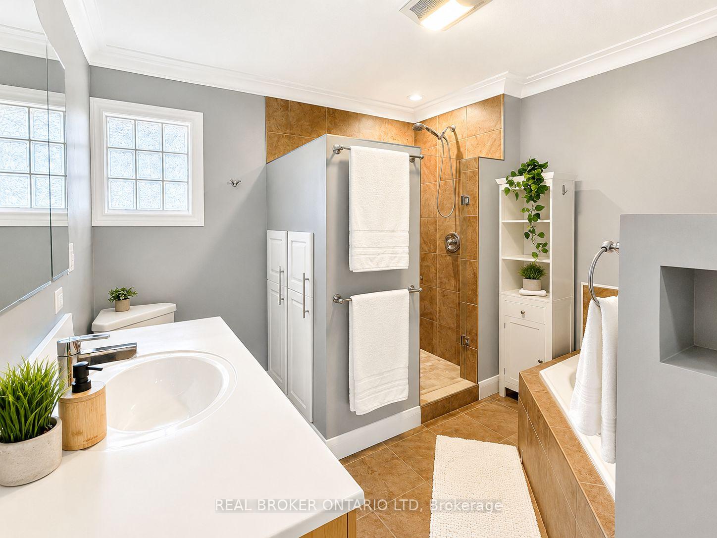 Photo 11 of 281 Grosvenor Street S, London, East B — HOMEH