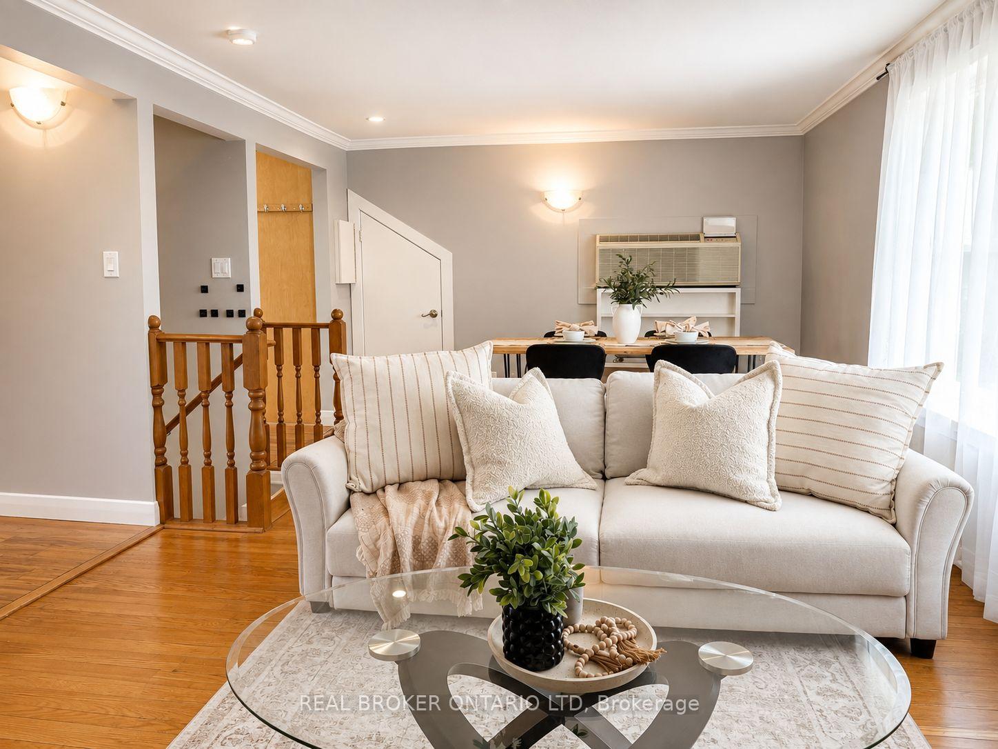 Photo 18 of 281 Grosvenor Street S, London, East B — HOMEH