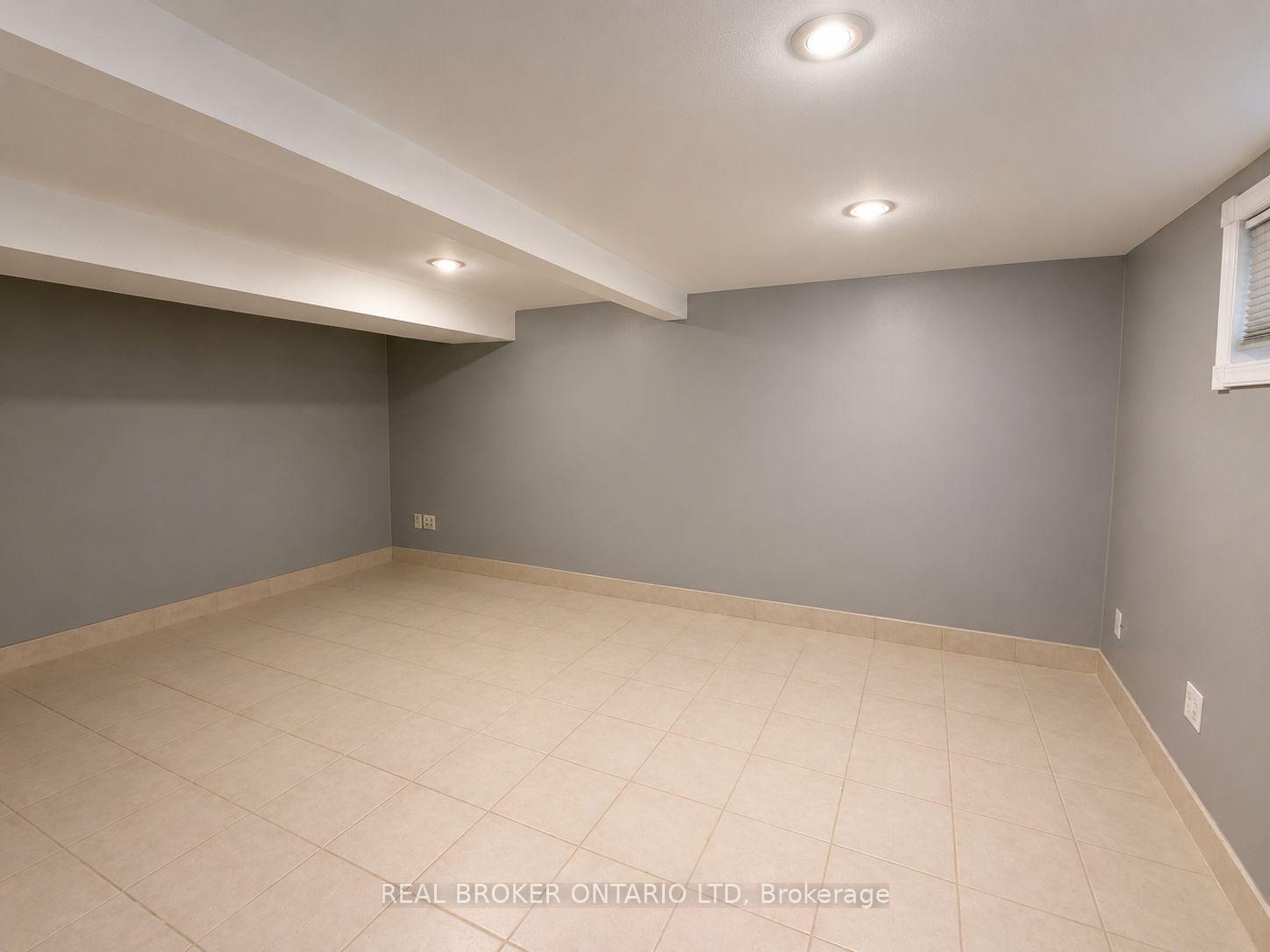 Photo 22 of 281 Grosvenor Street S, London, East B — HOMEH