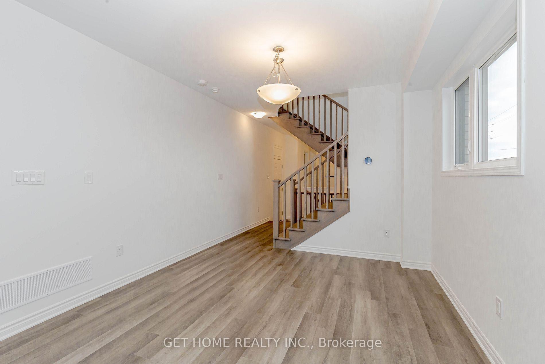 Photo 8 of 1856 Thames Circle, Milton, Bowes — HOMEH