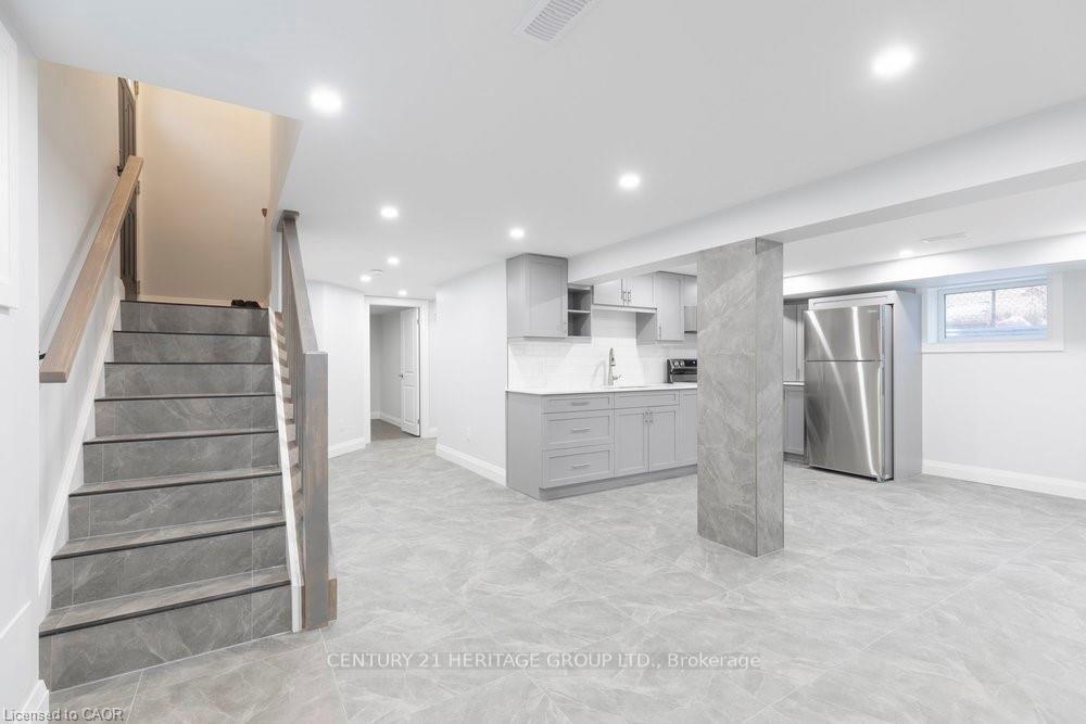 Photo 1 of 658 Upper Sherman Avenue, Hamilton, Burkholme — HOMEH
