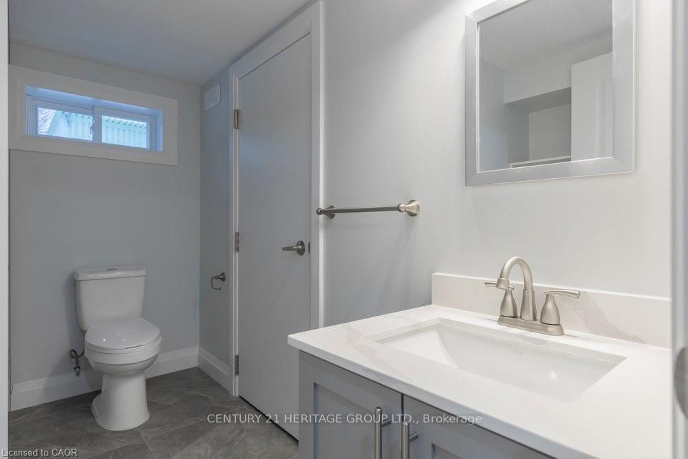 Photo 11 of 658 Upper Sherman Avenue, Hamilton, Burkholme — HOMEH